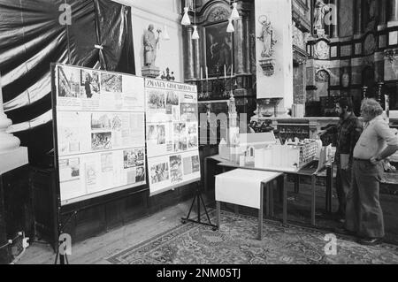 Niederländische Geschichte: Ausstellung in der Kirche Mozes en Aaron vor dem Rathaus / Musiktheater auf Waterlooplein; Modell des Rathauses ca. 30. Januar 1980 Stockfoto