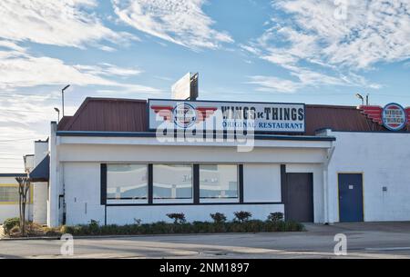 Houston, Texas, USA 02-10-2023: Wings n Things Business Fassade in Houston, TX. Lokale Restaurantkette im Familienstil. Stockfoto