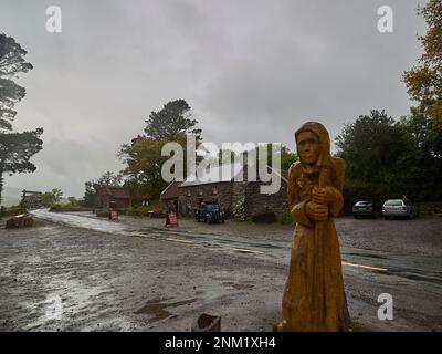 County Kerry, Irland - 09 21 2015: Shopping und Gasthaus entlang der kenmare Road im glengarriff-Nationalpark in Irland. Stockfoto