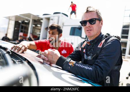 Tilal Swaihan, Abu Dhabi - 24/02/2023, CHICHERIT Guerlain (Fra), GCK Motorsport, Prodrive Hunter, FIA W2RC, Porträt während des Vorbereitungstests der Abu Dhabi Desert Challenge 2023, 2. Runde der Saison 2023 W2RC, vom 24. Bis 25. Februar 2023 in Tilal Swaihan, Abu Dhabi - Photo Julien Delfosse / DPPI Stockfoto