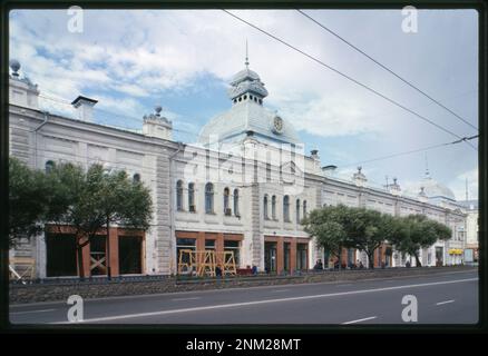 Chernavinskii Prospekt (jetzt Lenin Street), Moskau Trading Row (1904), veranschaulicht die Entwicklung von Omsk als bedeutendes sibirisches Geschäftszentrum vor dem Ersten Weltkrieg, Omsk, Russland. Brumfield Fotosammlung. Geschäftsgebäude, Russische Föderation, 1990-2000. , Russische Föderation, Omskaia Oblast, Omsk. Stockfoto