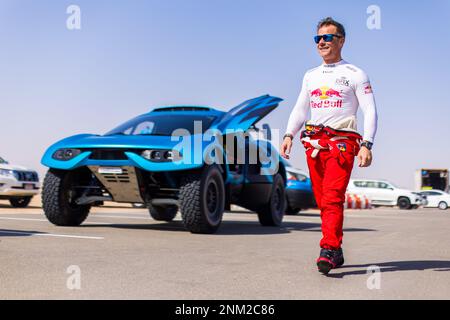 Tilal Swaihan, Abu Dhabi - 24/02/2023, LOEB Sébastien (Fra), Bahrain RAID Xtreme, BRX Hypercar Portrait während des Vortests der 2023 Abu Dhabi Desert Challenge, 2. Runde der Saison 2023 W2RC, vom 24. Bis 25. Februar 2023 in Tilal Swaihan, Abu Dhabi - Photo Bastien Roux Stockfoto