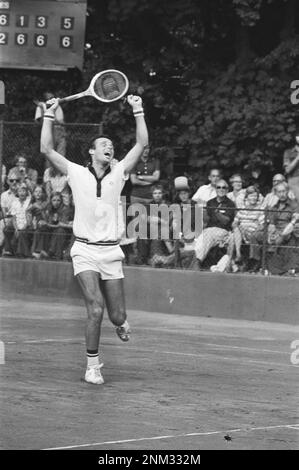 Internationale Tennismeisterschaft Melkhuisje (Finale), Balazs Taroczy jubelt nach dem Sieg ca. 18. Juli 1976 Stockfoto