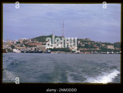 Wladiwostok Hafen, Blick von der Golden Horn Bay, Wladiwostok, Russland. Brumfield Fotosammlung. Häfen, Russische Föderation, 2000-2010. , Russische Föderation, Primorskii krai, Wladiwostok. Stockfoto