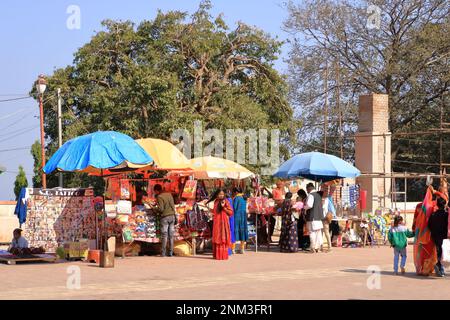 Dezember 24 2022 - Pavagadh, Gujarat in Indien: Geschäftiges Treiben im Pavagadh-Tempel Stockfoto