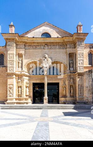 Die Kathedrale Amerikas, Columbus Park (Parque Colón), Santo Domingo, Dominikanische Republik, große Antillen, Karibik Stockfoto