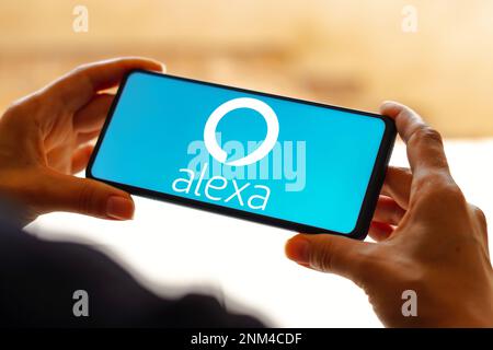 Brasilien. 24. Februar 2023. In dieser Abbildung wird das Amazon Alexa Logo auf einem Smartphone angezeigt. (Foto: Rafael Henrique/SOPA Images/Sipa USA) Guthaben: SIPA USA/Alamy Live News Stockfoto