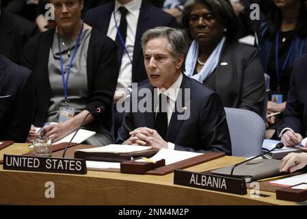 New York, Usa. 24. Februar 2023. Am Freitag, den 24. Februar 2023 in New York City, spricht der US-Außenminister Antony Blinken auf einer Sitzung des UN-Sicherheitsrates über den ukrainischen und russischen Konflikt am Sitz der Vereinten Nationen. Foto: Peter Foley/UPI Credit: UPI/Alamy Live News Stockfoto