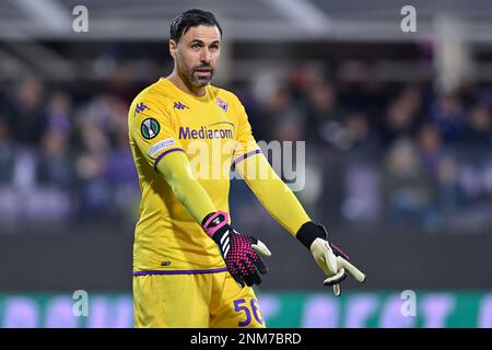 Florenz, Italien. 23. Februar 2023. Salvatore Sirigu (ACF Fiorentina) beim ACF Fiorentina vs SC Braga, UEFA Conference League Fußballspiel in Florenz, Italien, Februar 23 2023 Kredit: Independent Photo Agency/Alamy Live News Stockfoto