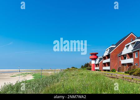 Strand und Gebäude in Wittduen auf der Insel Amrum, Deutschland. Stockfoto