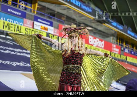 Huddersfield, Großbritannien. 24. Februar 2023. Unterhaltung vor dem Spiel während des Spiels der Betfred Super League Round 2 Huddersfield Giants gegen Warrington Wolves im John Smith's Stadium, Huddersfield, Großbritannien, 24. Februar 2023 (Foto von Mark Cosgrove/News Images) in Huddersfield, Großbritannien, am 2./24. Februar 2023. (Foto: Mark Cosgrove/News Images/Sipa USA) Guthaben: SIPA USA/Alamy Live News Stockfoto