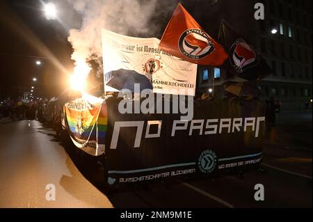 Wien, Österreich. 24. Februar 2023 Wieder Demonstrationen im Rahmen des Wiener Akademischen Balls in der Wiener Innenstadt. Kredit: Franz Perc/Alamy Live News Stockfoto