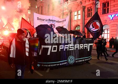 Wien, Österreich. 24. Februar 2023 Wieder Demonstrationen im Rahmen des Wiener Akademischen Balls in der Wiener Innenstadt. Kredit: Franz Perc/Alamy Live News Stockfoto