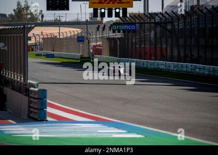 Sakhir, Bahrain, 24. Februar 2023, Nico Hulkenberg aus Deutschland, tritt um die Haas F1 an. Wintertests, die Wintertests der Formel-1-Meisterschaft 2023. Kredit: Michael Potts/Alamy Live News Stockfoto