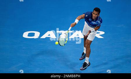 Daniil Medvedev gegen Felix Auger Aliassime aus Kanada während des Halbfinalspiels des ATP 250 ExxonMobil Open Tennis Tournament 2023 im Khalifa International Tennis Complex am 24. Februar 2023 in Doha, Katar. Foto: Victor Fraile / Power Sport Images Credit: Power Sport Images Ltd/Alamy Live News Stockfoto