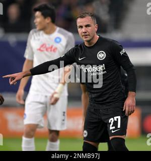 FRANKFURT - Mario Gotze von Eintracht Frankfurt während der UEFA Champions League-Runde 16 zwischen Eintracht Frankfurt und SSC Neapel im deutschen Bankparkstadion am 21. Februar 2023 in Frankfurt am Main. AP | niederländische Höhe | GERRIT VON KÖLN Kredit: ANP/Alamy Live News Stockfoto