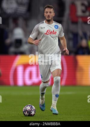 FRANKFURT - Amir Rrahmani von SSC Napoli während der UEFA Champions League-Runde 16 zwischen Eintracht Frankfurt und SSC Napoli am 21. Februar 2023 im deutschen Stadion Bank Park in Frankfurt am Main. AP | niederländische Höhe | GERRIT VON KÖLN Kredit: ANP/Alamy Live News Stockfoto