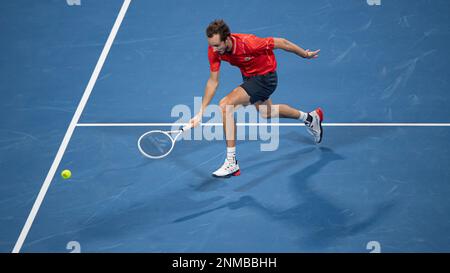 Daniil Medvedev gegen Felix Auger Aliassime aus Kanada während des Halbfinalspiels des ATP 250 ExxonMobil Open Tennis Tournament 2023 im Khalifa International Tennis Complex am 24. Februar 2023 in Doha, Katar. Foto: Victor Fraile / Power Sport Images Credit: Power Sport Images Ltd/Alamy Live News Stockfoto