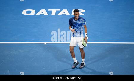 Daniil Medvedev gegen Felix Auger Aliassime aus Kanada während des Halbfinalspiels des ATP 250 ExxonMobil Open Tennis Tournament 2023 im Khalifa International Tennis Complex am 24. Februar 2023 in Doha, Katar. Foto: Victor Fraile / Power Sport Images Credit: Power Sport Images Ltd/Alamy Live News Stockfoto