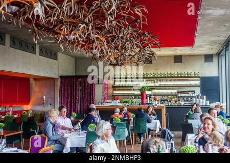 M32 Restaurant des Museum of Modern Art, auf dem Mônchsberg Hügel, Salzburg, Österreich Stockfoto