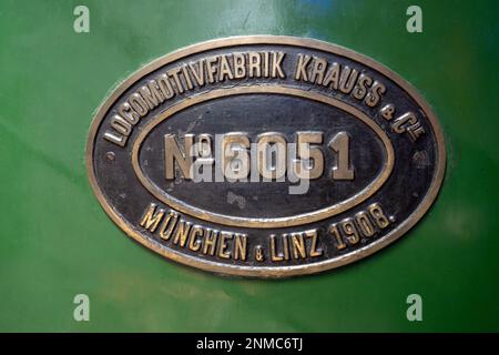 Malmö, Schweden - Juli 09 2022: Emblem der Krauss-Lokomotive Nr. 6051 Stockfoto