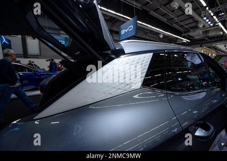 Göteborg, Schweden - dezember 03 2022: Details zum BYD ATTO 3 Elektro-SUV auf der Ausstellung Stockfoto