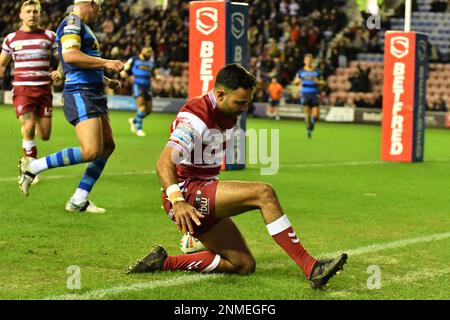 DW Stadium, Wigan, England. 24. Februar 2023 Betfred Super League, Wigan Warriors gegen Wakefield Trinity; Betfred Super League Match zwischen Wigan Warriors und Wakefield Trinity, Guthaben: Mark Percy/Alamy Live News Stockfoto