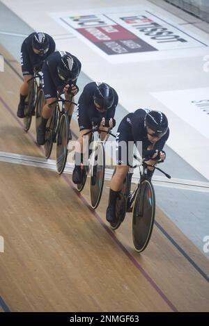 Jakarta, Indonesien. 24. Februar 2023. Team Neuseeland-Rennen während des Finales der Frauenmannschaft beim UCI Track Cycling Nations Cup 2023 in Jakarta, Indonesien, am 24. Februar 2023. Kredit: Zulkarnain/Xinhua/Alamy Live News Stockfoto