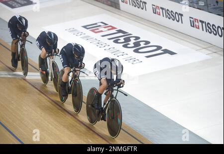 Jakarta, Indonesien. 24. Februar 2023. Team Neuseeland-Rennen während des Finales der Frauenmannschaft beim UCI Track Cycling Nations Cup 2023 in Jakarta, Indonesien, am 24. Februar 2023. Kredit: Zulkarnain/Xinhua/Alamy Live News Stockfoto