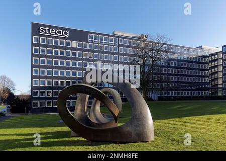 Sitz der STEAG GmbH, Logo auf dem Gebäude, Energieerzeuger, Kraftwerksbetreiber, Essen, Ruhrgebiet, Nordrhein-Westfalen, Deutschland Stockfoto