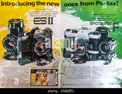 Asahi Pentax Werbespot in einem NatGeo Magazin, März 1974 Stockfoto