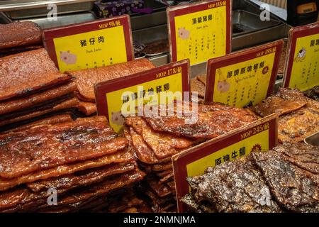 Kaufen Sie das berühmte Macau-Schweinefleisch Jerky, Macau, China. Stockfoto