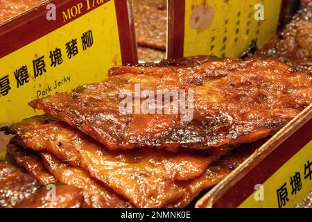 Kaufen Sie das berühmte Macau-Schweinefleisch Jerky, Macau, China. Stockfoto