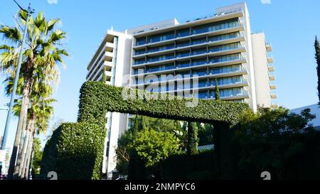 Beverly Hills, Kalifornien, USA 11. Februar 2023 The Waldorf Astoria Hotel am 11. Februar 2023 in Beverly Hills, Kalifornien, USA. Foto: Barry King/Alamy Stock Photo Stockfoto