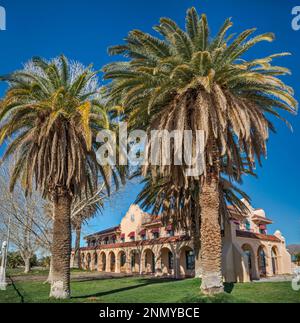 Kelso Depot, 1923, Mission Revival & Spanish Colonial Revival, Union Pacific Railroad Station in Kelso, Mojave National Preserve, Kalifornien, USA Stockfoto