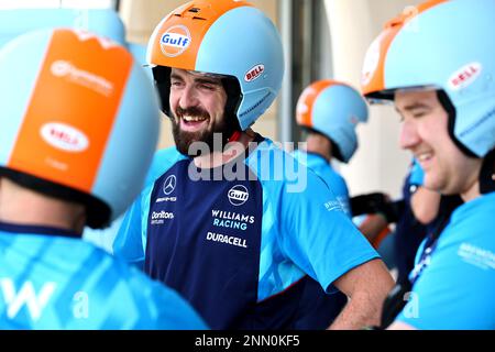 Sakhir, Bahrain. 25. Februar 2023 Williams Racing Mechaniker. 25.02.2023. Formel-1-Test, Sakhir, Bahrain, Tag Drei. Das Foto sollte wie folgt lauten: XPB/Press Association Images. Kredit: XPB Images Ltd/Alamy Live News Stockfoto