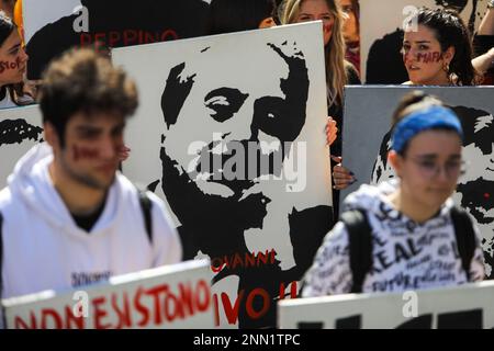 Während des marsches von Bagheria nach Casteldaccia demonstrieren die Studenten gegen die Mafia. Stockfoto