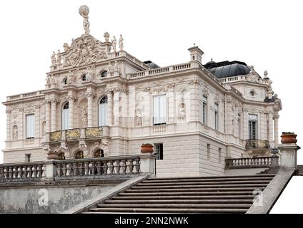 Die Fassade des Palastes Linderhof in Ettal (Deutschland) isoliert auf weißem Hintergrund Stockfoto