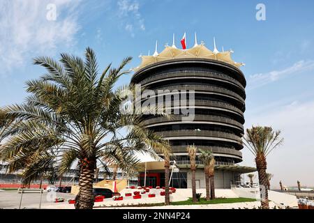 Sakhir, Bahrain. 25. Februar 2023 Paddock-Atmosphäre. Formula One Testing, Day Three, Samstag, 25. Februar 2023. Sakhir, Bahrain. Kredit: James Moy/Alamy Live News Stockfoto