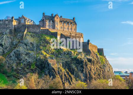 Schloss von Princes Street Gardens, Edinburgh, Schottland aus gesehen Stockfoto