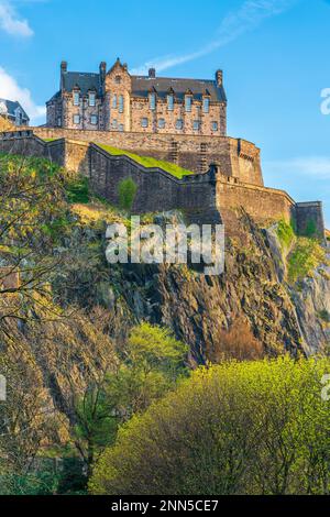 Schloss von Princes Street Gardens, Edinburgh, Schottland aus gesehen Stockfoto