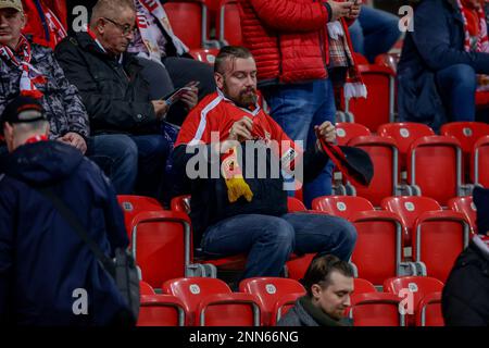 23-02-2023: Sport: Union Berlin gegen Ajax BERLIN, DEUTSCHLAND - FEBRUAR 23: Fans der Union Berlin während des Spiels 1. FC Union Berlin gegen AFC Ajax: K.O.-out R. Stockfoto