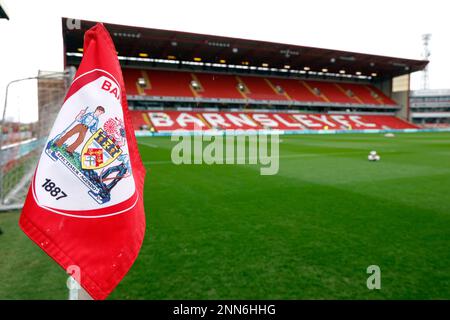 Ein allgemeiner Blick auf eine Eckflagge vor dem Sky Bet Championship Match im Oakwell Stadium, Barnsley. Foto: Samstag, 25. Februar 2023. Stockfoto