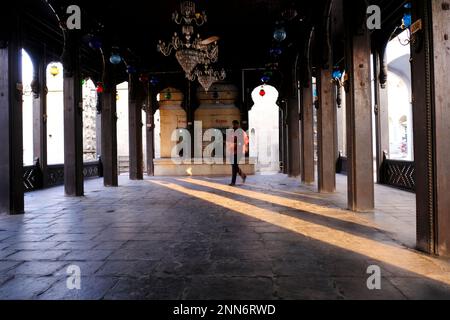 Am 30. Januar 2023 ist Shree RAM Mandir (Tempel) Phaltan einer der ältesten Tempel der Stadt. Die Tempelarchitektur ist aus Holz. Stockfoto