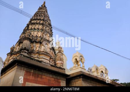 Am 30. Januar 2023 ist Shree RAM Mandir (Tempel) Phaltan einer der ältesten Tempel der Stadt. Die Tempelarchitektur ist aus Holz. Stockfoto