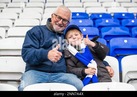 Liverpool, Großbritannien. 25. Februar 2023 Everton-Fans während des Premier League-Spiels zwischen Everton und Aston Villa im Goodison Park, Liverpool am Samstag, den 25. Februar 2023. (Foto: Mike Morese | MI News) Guthaben: MI News & Sport /Alamy Live News Stockfoto