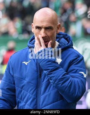 Deutschland. 25. Februar 2023. Bremen, Deutschland. 25. Februar 2023. Fußball: Bundesliga, Werder Bremen - VfL Bochum, Matchday 22, Wohninvest Weserstadion. Bochum Coach Thomas Letsch während des Interviews. Kredit: Carmen Jaspersen/dpa - WICHTIGER HINWEIS: Gemäß den Anforderungen der DFL Deutsche Fußball Liga und des DFB Deutscher Fußball-Bund ist es verboten, im Stadion aufgenommene Fotos und/oder das Spiel in Form von Sequenzbildern und/oder videoähnlichen Fotoserien zu verwenden oder verwenden zu lassen./dpa/Alamy Live News Credit: dpa Picture Alliance/Alamy Live News Stockfoto