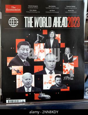 Weltmarktführer auf dem Titelblatt des Magazins The Economist „The World Ahead 2023" 21. Februar 2023 London England UK Stockfoto