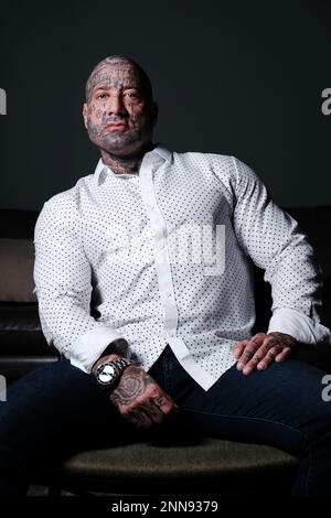 Ian Griggs (alias Mr. Ink) in Shirt Stockfoto