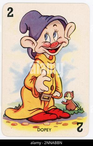 Karte mit DOPEY aus Shuffled Symphonies WALT DISNEY Card Game, veröffentlicht 1939 in Großbritannien von Pepys Games mit Genehmigung von Walt Disney - Mickey Mouse Ltd Stockfoto